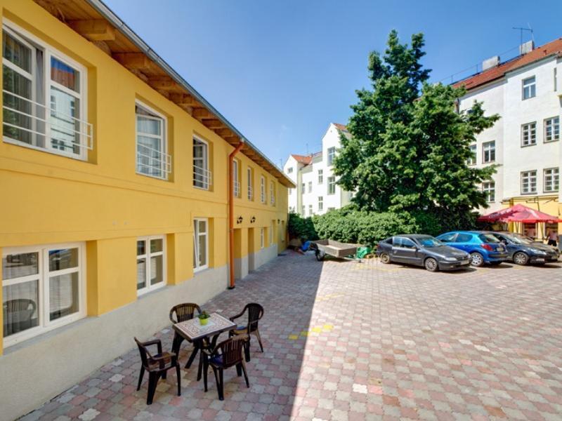 Apartment House Zizkov Prague Exterior photo