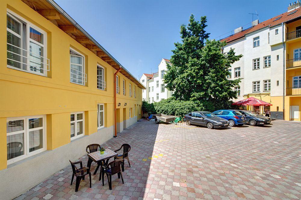 Apartment House Zizkov Prague Exterior photo