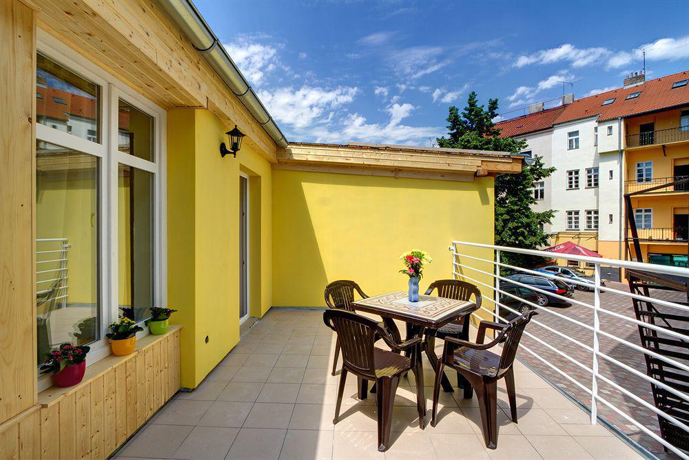 Apartment House Zizkov Prague Exterior photo